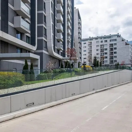 Апартамент Arcadia Apartment, Park And Parking