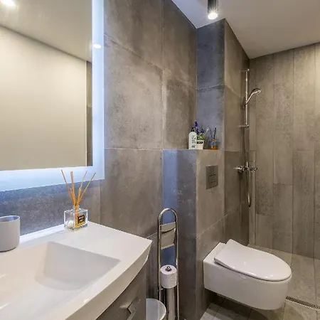 Апартамент Arcadia Apartment, Park And Parking София