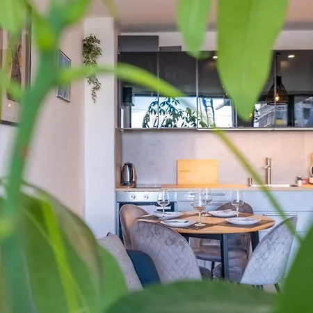 Arcadia Apartment, Park And Parking