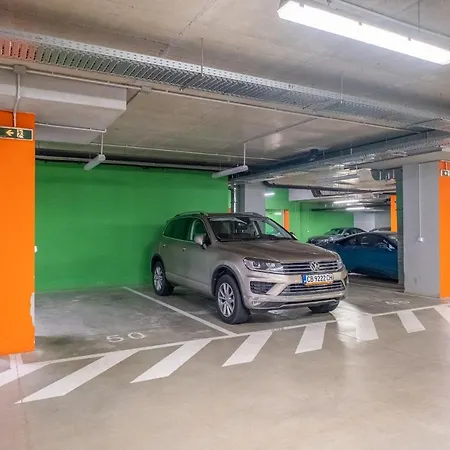 Arcadia Apartment, Park And Parking Apartamento