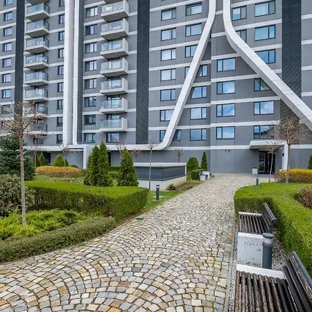 Arcadia Apartment, Park And Parking Sófia